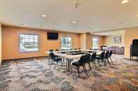 Functional Hall Cobblestone Hotel & Suites - Crookston