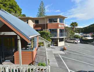 Exterior 2 Bay Cabinz Motel