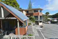 Exterior Bay Cabinz Motel