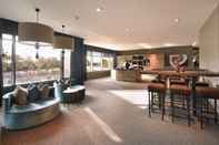 Bar, Cafe and Lounge Van der Valk Hotel Tiel