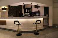 Bar, Cafe and Lounge Hostal Carlos III