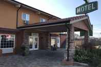 Exterior Sahara Courtyard Inn