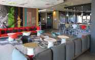 Bar, Cafe and Lounge 7 Ibis Milano Fiera