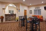 Bar, Cafe and Lounge SureStay Hotel by Best Western Whittington Rend Lake