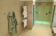 In-room Bathroom 4 Zepter Hotel