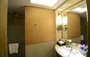 Toilet Kamar 6 Ramada Plaza Fuzhou South