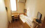 Bedroom 7 Capsule inn Osaka - Caters to Men