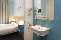 In-room Bathroom Ramblas by Pillow