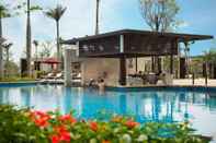 Kolam Renang Hilton Haikou Meilan