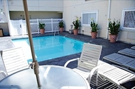 Swimming Pool Best Western Plus Media Center Inn & Suites