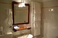 In-room Bathroom Ca' del Pozzo Rooms
