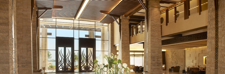 Lobby Sofitel Dubai The Palm Luxury Apartments