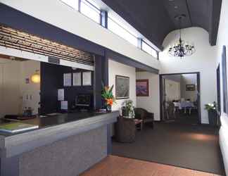 Lobby 2 Westport Motor Hotel