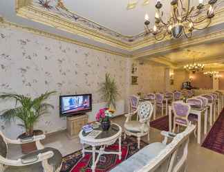 Lobi 2 Istanbul Holiday Hotel