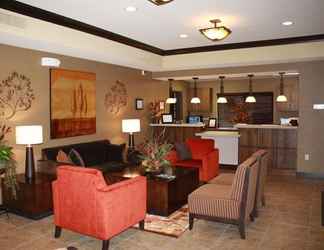 Lobby 2 Parkwood Inn & Suites