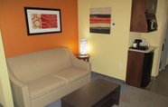 Common Space 4 Best Western St. Louis Airport North Hotel & Suites