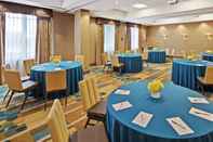 Functional Hall Best Western Plus Miami Executive Airport Hotel & Suites