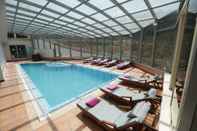 Hồ bơi Golden Lili Resort & Spa