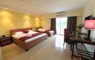 Kamar Tidur 4 Gazelle International Hotel