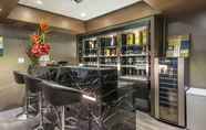 Bar, Kafe, dan Lounge 6 Royal Rose Hotel Linsen