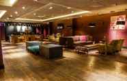 Lobi 3 DoubleTree by Hilton Hotel Amsterdam - NDSM Wharf