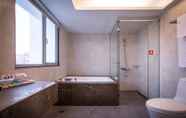 Phòng tắm bên trong 7 Hotel Hi Xinmin