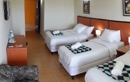 Kamar Tidur 5 Express Inn Coronado Hotel & Camping