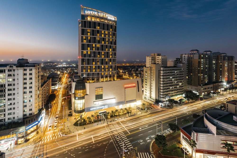 Lotte City Hotel Jeju - Khách sạn 4 sao hiện đại ở Jeju