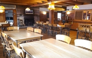 Restoran 4 North Creek Lodge at Gore Mountain