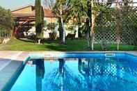 Swimming Pool La Villetta Suite