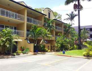 Exterior 2 The York Beachfront Holiday Apartments