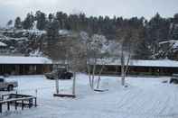 Swimming Pool LOGE Wolf Creek