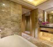 In-room Bathroom 4 Grand Skylight International Hotel Guiyang