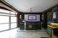 Lobby Hotel Ajay International