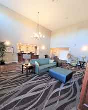 Lobi 4 AmeriVu Inn and Suites - Chisago City