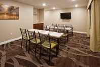 Functional Hall AmeriVu Inn and Suites - Chisago City