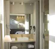 In-room Bathroom 7 Posta Design Hotel
