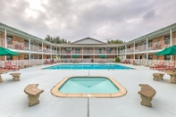 Swimming Pool Lake View Inn