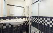 In-room Bathroom 5 Hotel & Resort Gallia