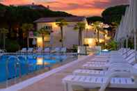Swimming Pool Hotel & Resort Gallia