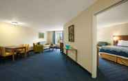 Bedroom 7 Days Inn & Suites by Wyndham Altoona