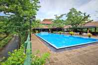 Kolam Renang Tree of Life Nature Resort