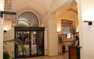 Lobby 7 Hotel Adria