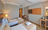 Kamar Tidur 7 Grand S Hotel