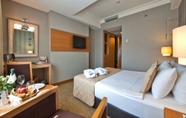 Kamar Tidur 5 Grand S Hotel