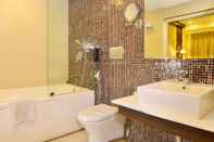 In-room Bathroom Hotel Metro Heights