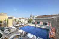 Kolam Renang Catedral Bas Apartments Barcelona