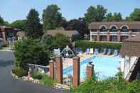 Swimming Pool Lockport Inn & Suites