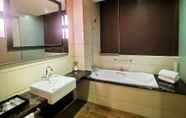 Toilet Kamar 5 The Mulian Hotel Guangzhou Zhujiang New Town