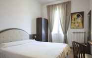 Bilik Tidur 6 Albergo Amalfi Milano